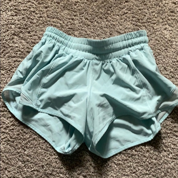 *SOLD* Lululemon blue hotty hot shorts 2.5 - Picture 1 of 2